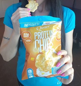 42kCookie's tweet photo. Loving these new improved @QuestNutrition Chips <3 21g of protein for just 120 cal!! #QuestSquad #Sponsored #OnAQuest #CrunchClean https://t.co/t2ObKWpWKg