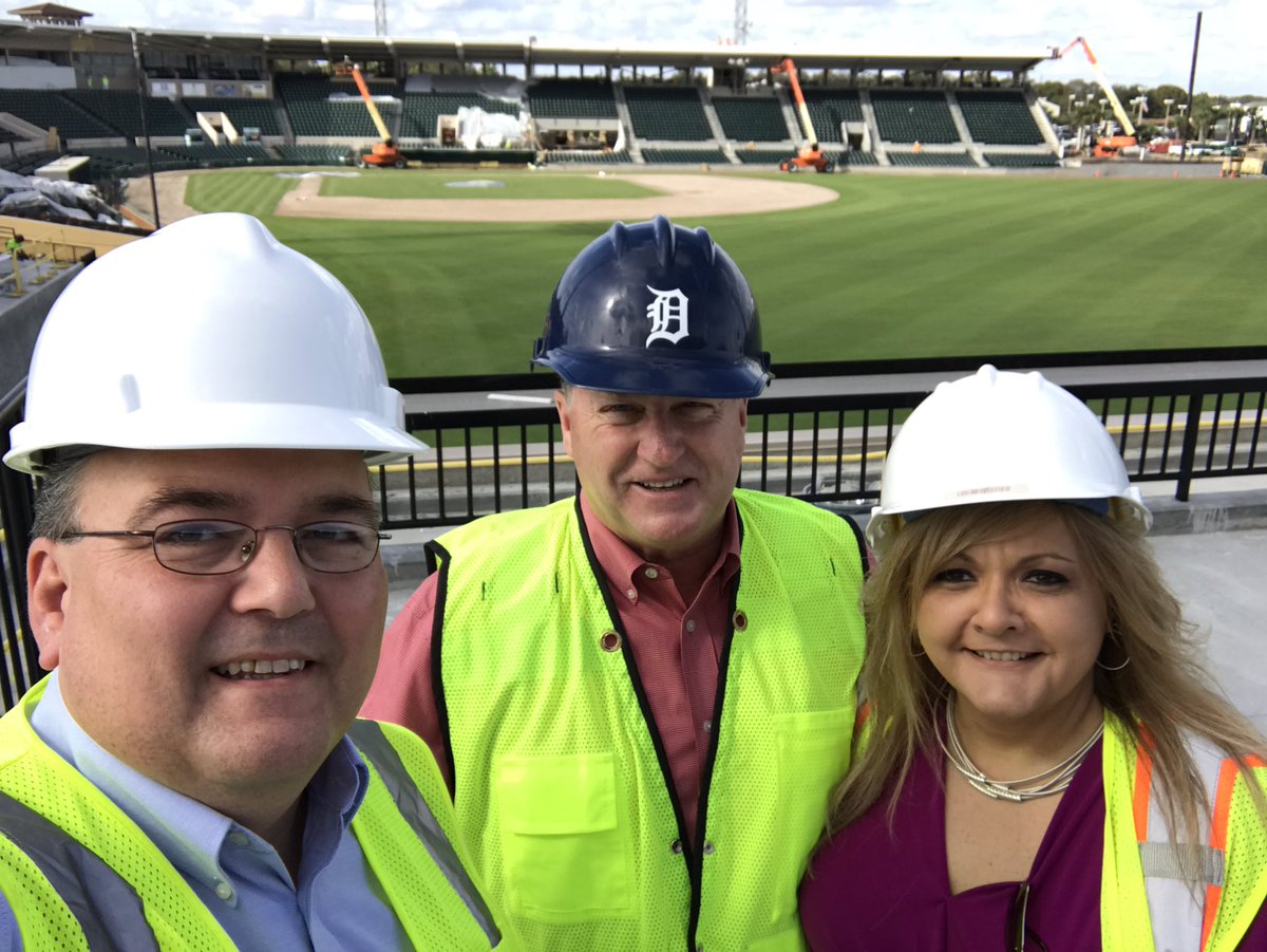 AHTurner2's tweet photo. Excited about the growing partnership between @uwcf and @LkdFlyingTigers & @tigers! Love #MerchantStadium #PublixField #LiveUnited https://t.co/D3DXKSkhXc