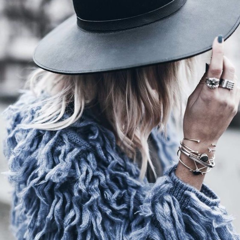 Winter layers and chic accessories make our Tuesday complete! 
#streetstyle