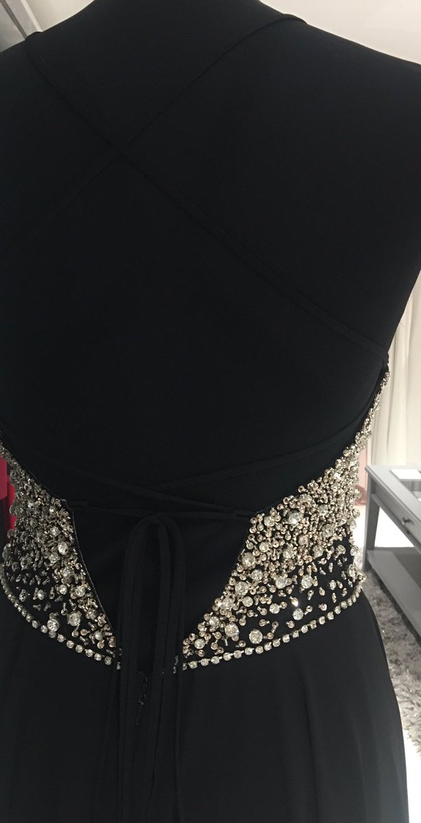 TheDressEmpire's tweet photo. #promparty #promdress #promseason #terani2017 #mkschoolprom #itsmyprom #party#floatydress #diamontedetaiblush,royalred Ivory and black 0-28 https://t.co/C7DfwhUsCl