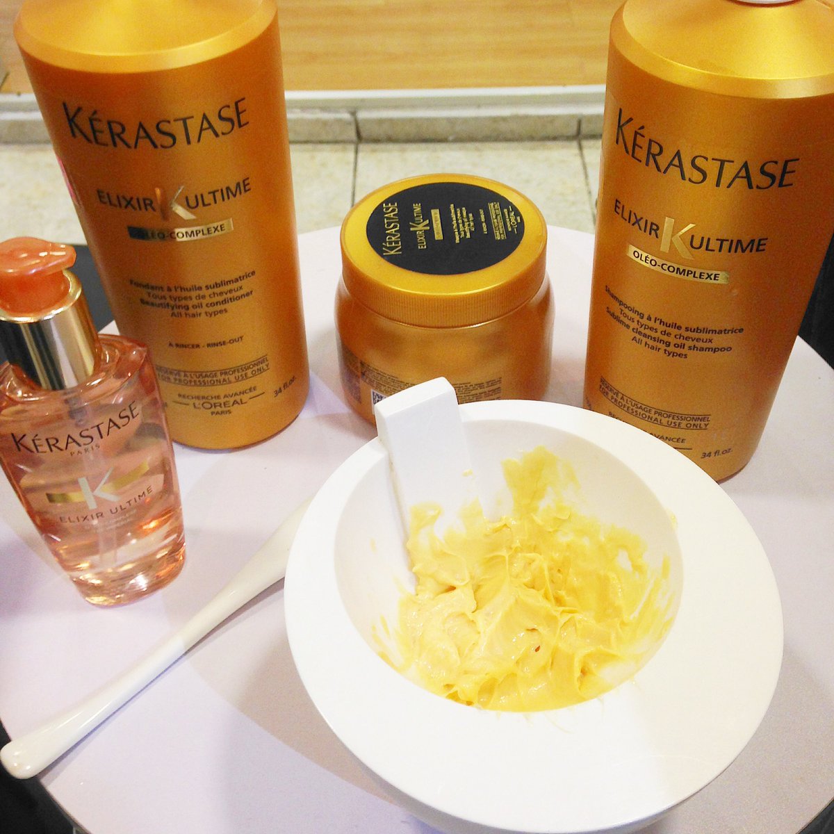 MargaretMure's tweet photo. Encuentra un momento de #indulgencia en #MargaretMûre con el ritual de #24Kilates Elixir Ultime de @KerastaseMx 💆🏻👸🏻🤳🏼 https://t.co/p2jMRTLHMw