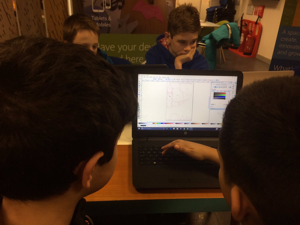 MakerClub's tweet photo. Starting our #2ddesigning for our #animatronic project using @inkscape tonight in #Bournemouth! #edtech #STEM https://t.co/V1AnJmFrRo