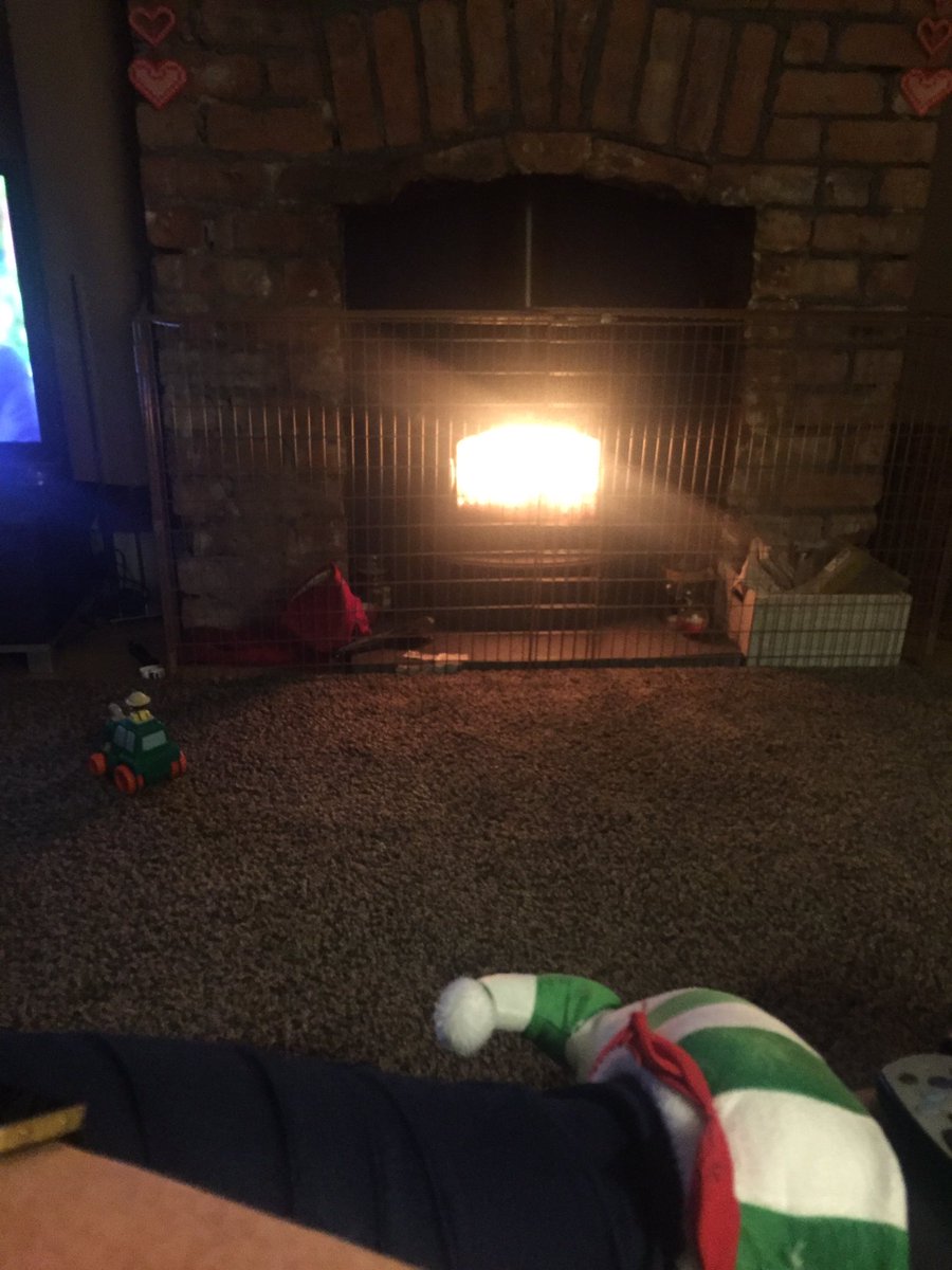 fulltimeworkin2's tweet image. Sweating infront of this fire 😂. Yes they are Christmas slippers #logburnerclub #toohotinjanuary #savingonthebills 😂😂