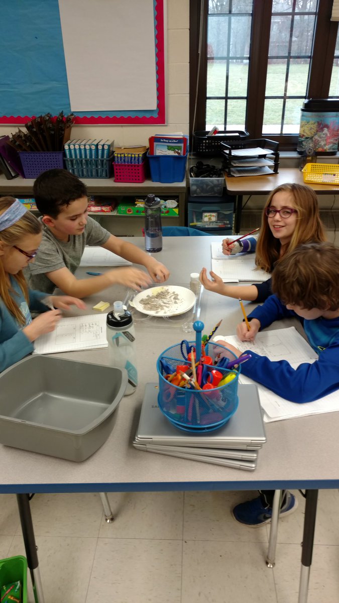 TheMrsDerry's tweet photo. Soil observations! Learning to be specific and detailed! #FOSSfun #madaboutscience @RaviniaSchool https://t.co/6ZFGHHUPb3