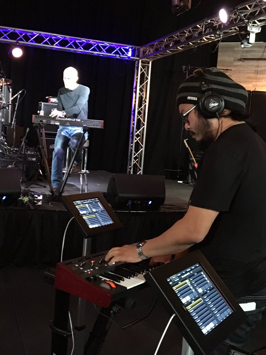 Behringer's tweet photo. Building patches on DeepMind12 ๐น#synthathon https://t.co/qZ0Z3r9xeL