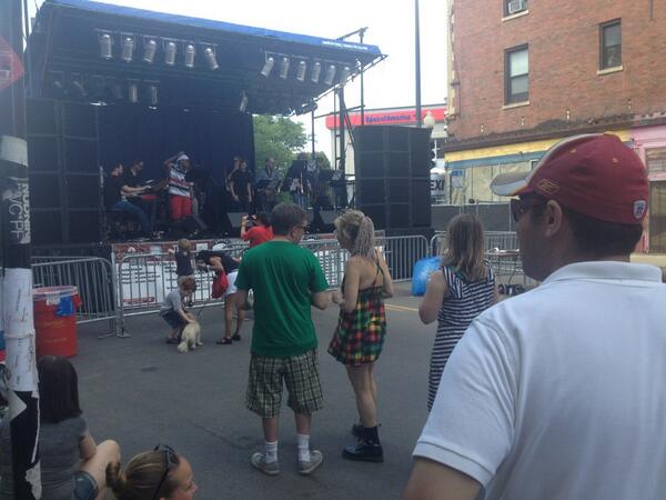 LoganSquareGT's tweet photo. Opposition Party  mi@Milwaukeeatrisk great sound. Greater art. via @bmagnetti https://t.co/mfizUjDuOe