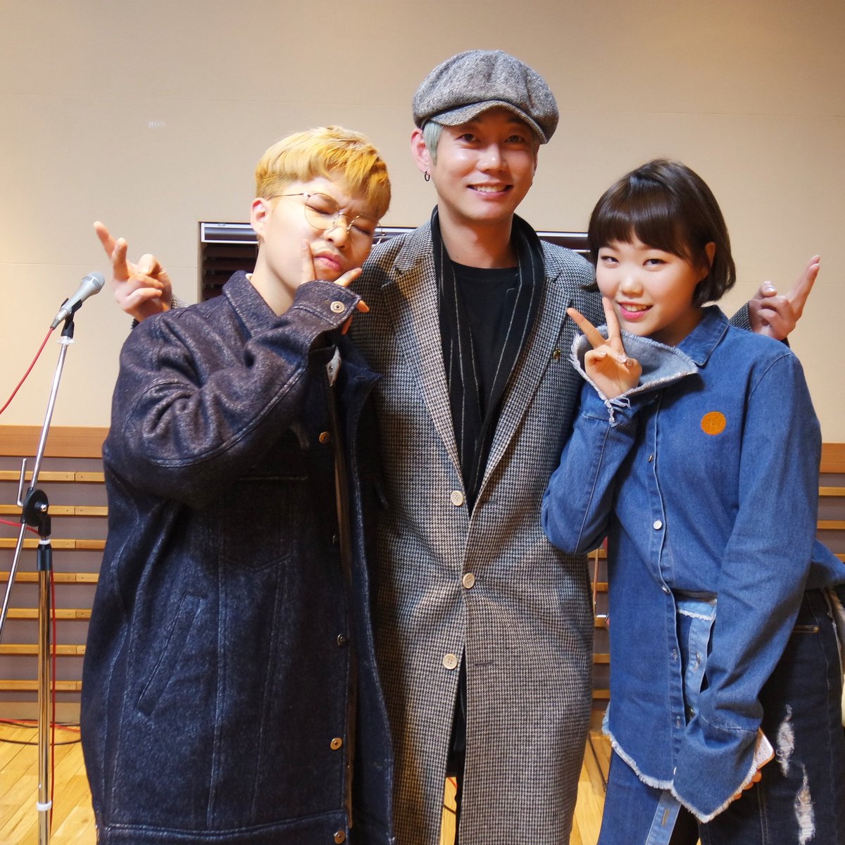 teidreamradio's tweet photo. #테이의꿈꾸는라디오 #꿈꾸라 
#친절한초대석 #악동뮤지션
#살벌한 #디스전 #컨트롤비트 틀뻔했지만~ 
알고보면 사이좋은 #오누이 ㅋㅋㅋ💚
다음에 수현씨의 자작곡 #베스트프렌쏭
기대해 봅니닷 🙆 https://t.co/uWqhkVr0br https://t.co/jvQ3svJBbP