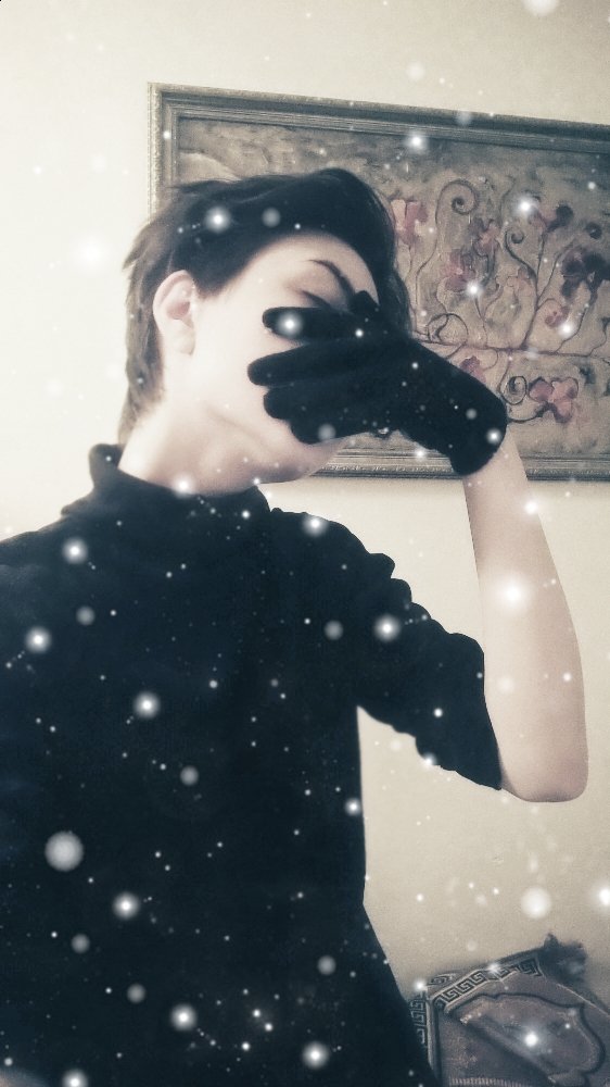 VexSenpai's tweet photo. When you try to be Yuri 😅❄  @yurionice_PR #yurioniceseason2 #YuriOnIce #yurioniceポーチ  #yurionicecosplay #yurioniceユーリオンアイス https://t.co/WIAvAKjZOo