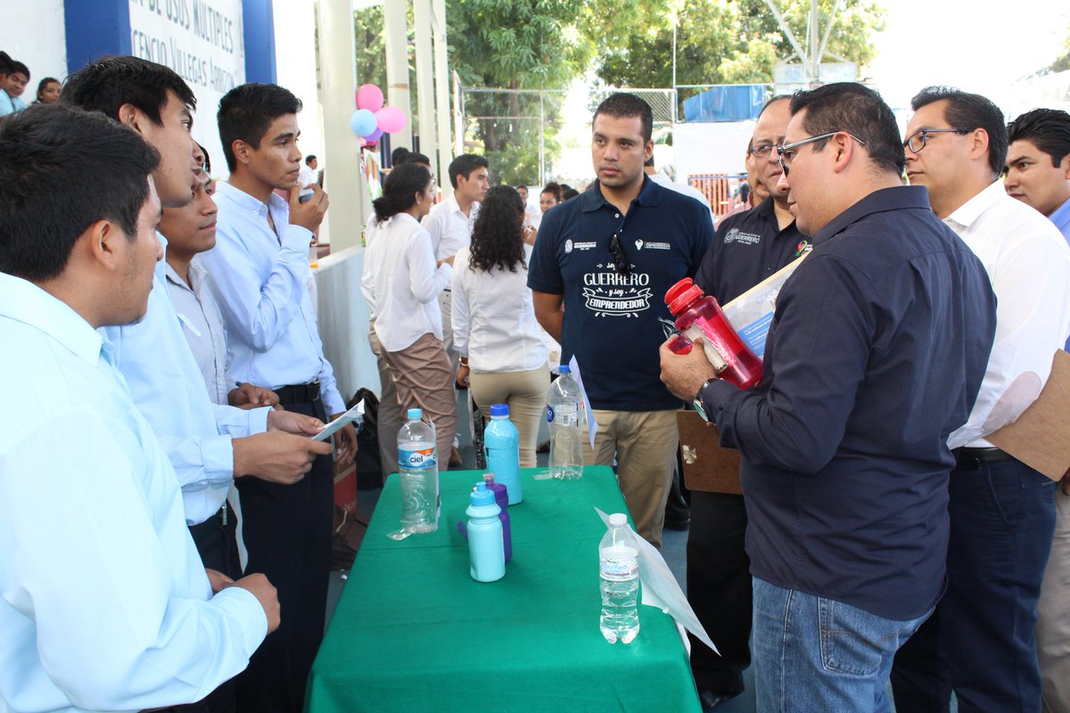 INGE_OPD's tweet photo. #FeriaDelEmprendedor en la Unidad Academica de Contaduría y Administración. #SoyDeGuerreroYSoyEmprendedor. https://t.co/ly7srj1fx9