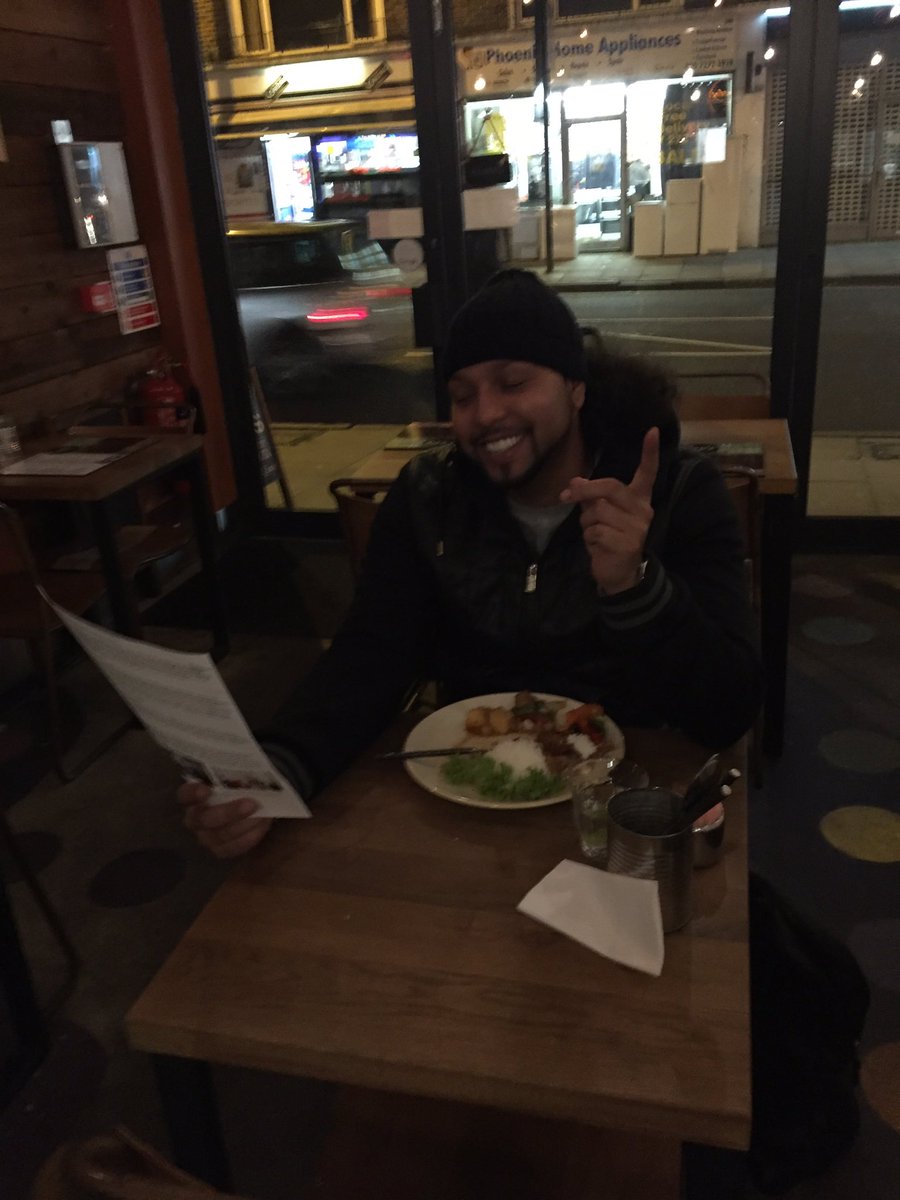 RuthRobinsonLon's tweet photo. Meet Ryan - he's massive in branding @ATOMONOUS1 - just didn't have any business 💳 🥅 on him when I 🏄into him in #Holloway at #RustyBike https://t.co/92oREMj7iT