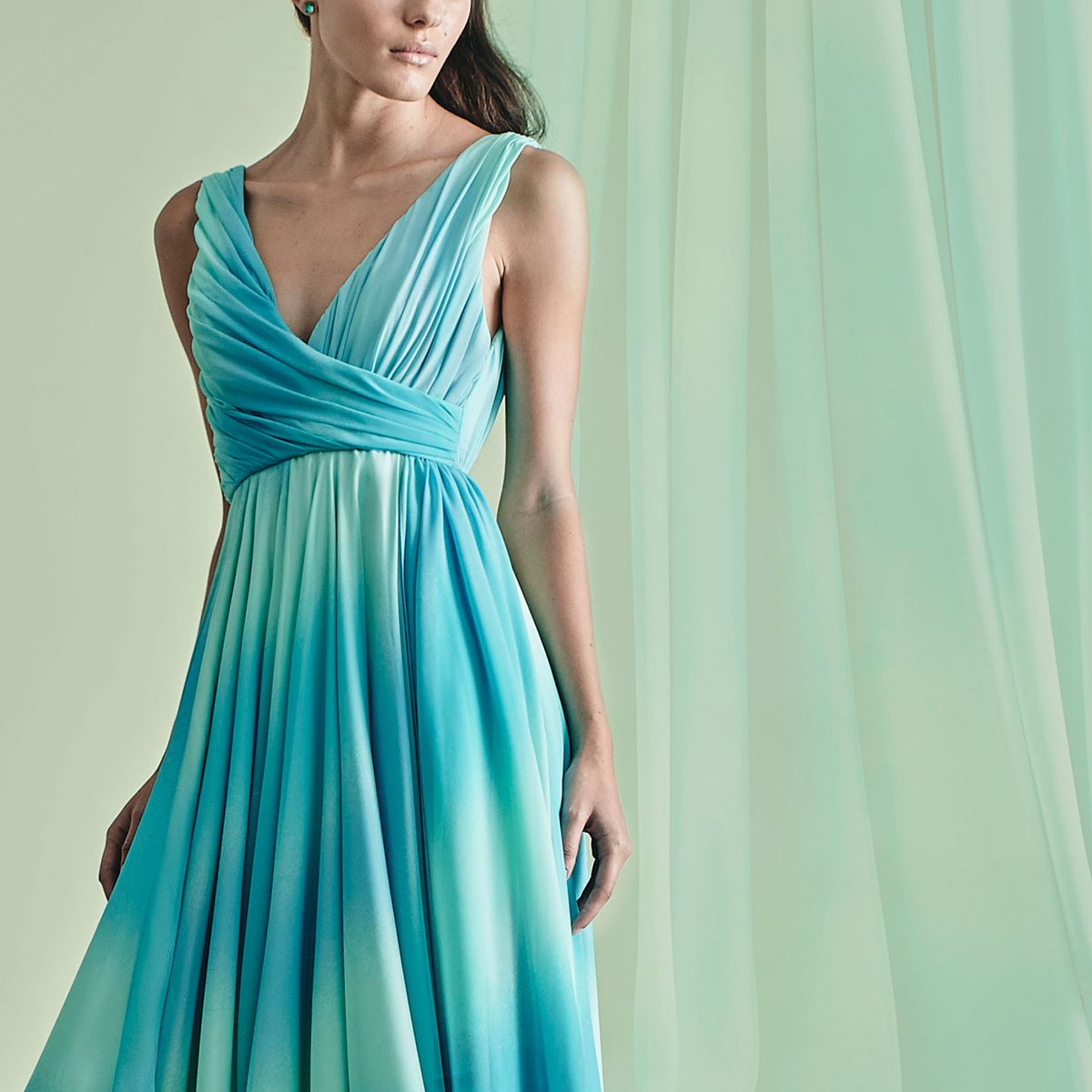 NabelMartins's tweet photo. Como el mar y su degrade de azules ~~~~ #NEWFEMININE // #Spring17 #NMlook #AtelierNabelMartins https://t.co/vhfyuBMMoH
