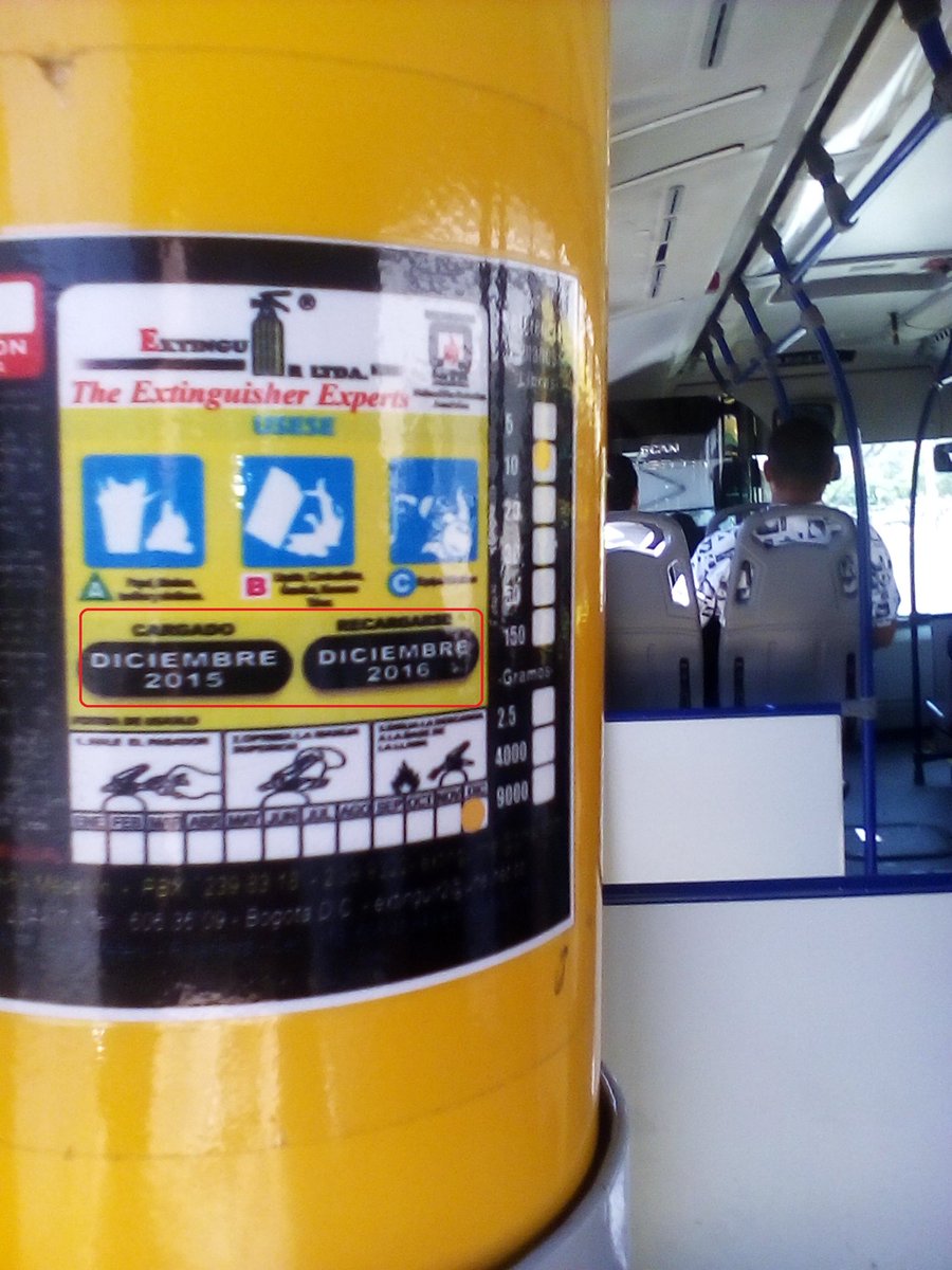 f_quintero2010's tweet photo. @TranscaribeSITM  el uso de extintores vencidos no solo es una falta a la norma de transito, pone en riesgo la vida de los usuarios. https://t.co/7BdYlHzt3c