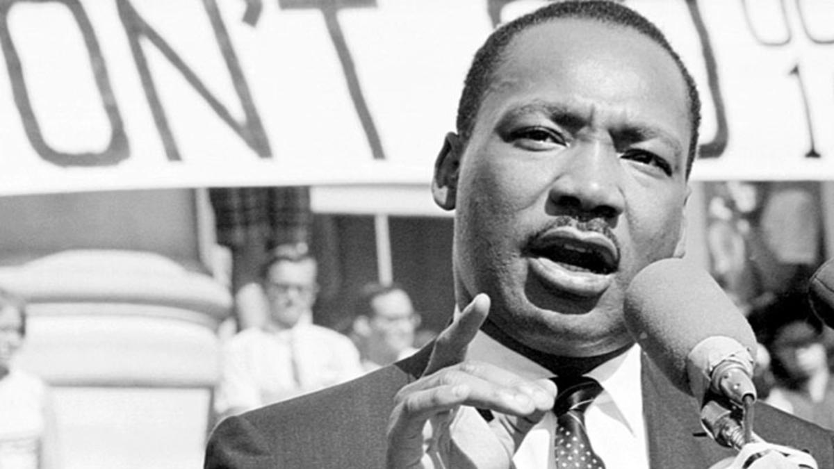 ConnectiveLead's tweet photo. "A genuine leader is not a searcher for consensus but a molder of consensus." (Dr. Martin Luther King, Jr) #ConnectiveLeadership #Quote #MLK https://t.co/7cKZHAd48h