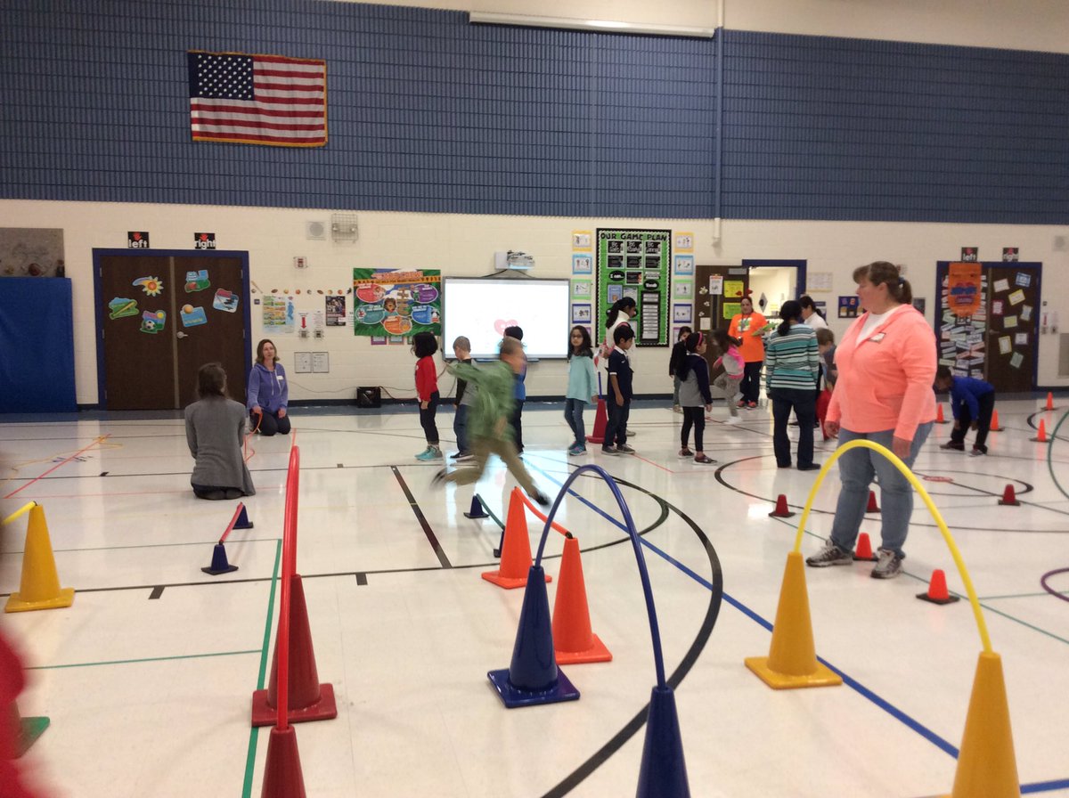 Ss loved helping others by participating in our JRFH event! Thank you students, parents, &amp; Mrs. Scurto! #d60learns