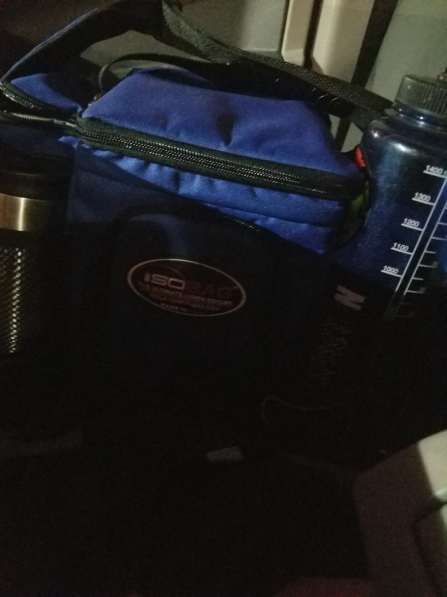 LeannMarieFit's tweet photo. Every day I'm in the car @ 0500.  What is in your copilot seat? #isobag #goruck  #success https://t.co/q8pRkxvvwl