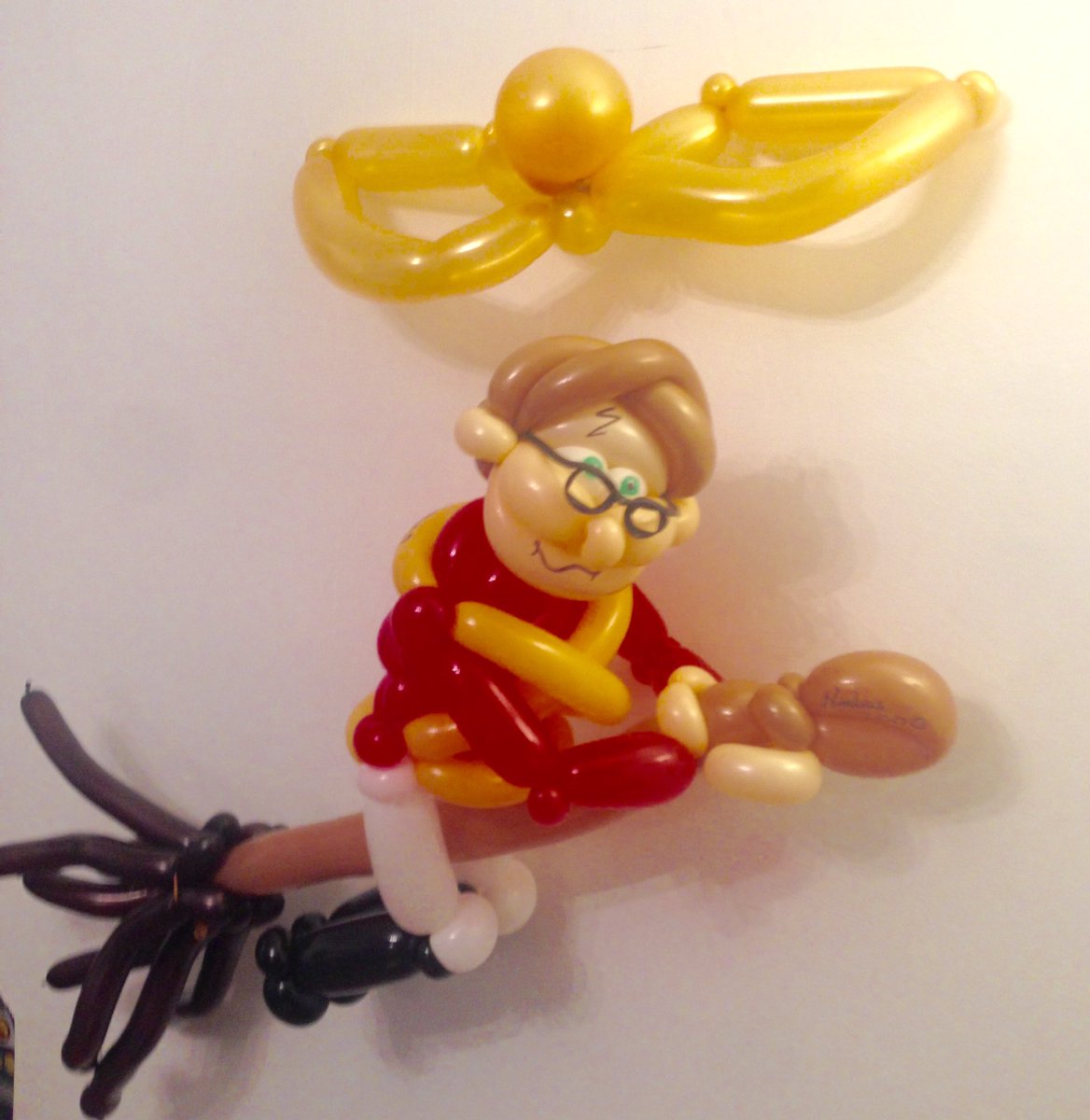 <a href="/JKRowlingDaily/">J.K. Rowling</a> <a href="/pottermore/">Wizarding World</a> <a href="/pottermorefans/">Harry Potter Fans</a> <a href="/QuidditchArena/">QuidditchArena</a> #harrypotter #balloon #birthday #JKRowling