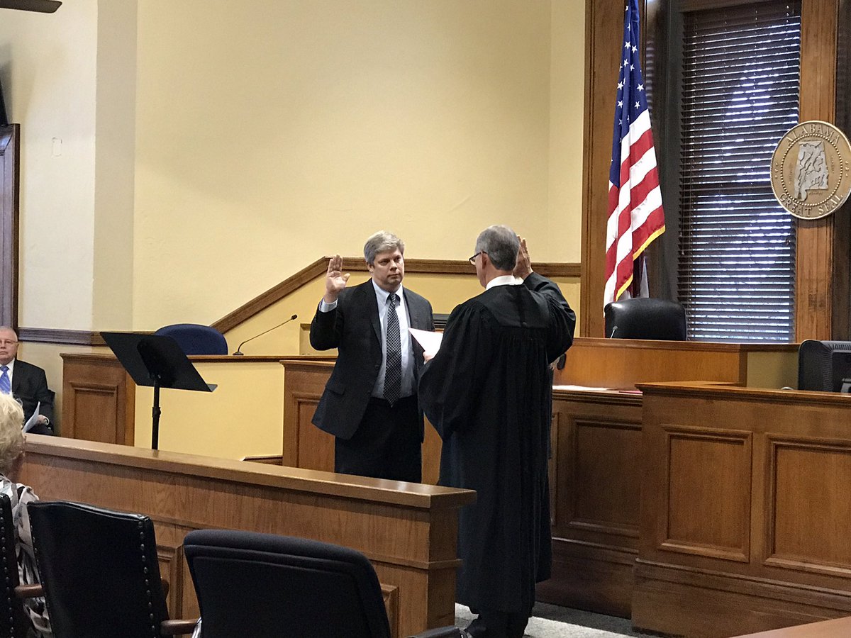 LimestoneCounty's tweet photo. Congratulations to Judge Chad Wise as you take your Oath of  Office! #LimestoneStrong https://t.co/8o8TA0nA3S