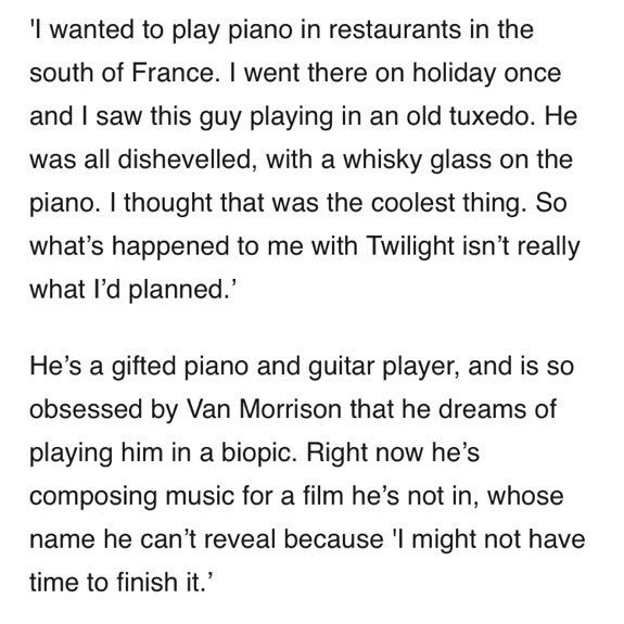 socalmom2four's tweet photo. "I wanted to play piano in restaurants in the south of France."~Robert Pattinson
#musicRob https://t.co/StNUGVbJso