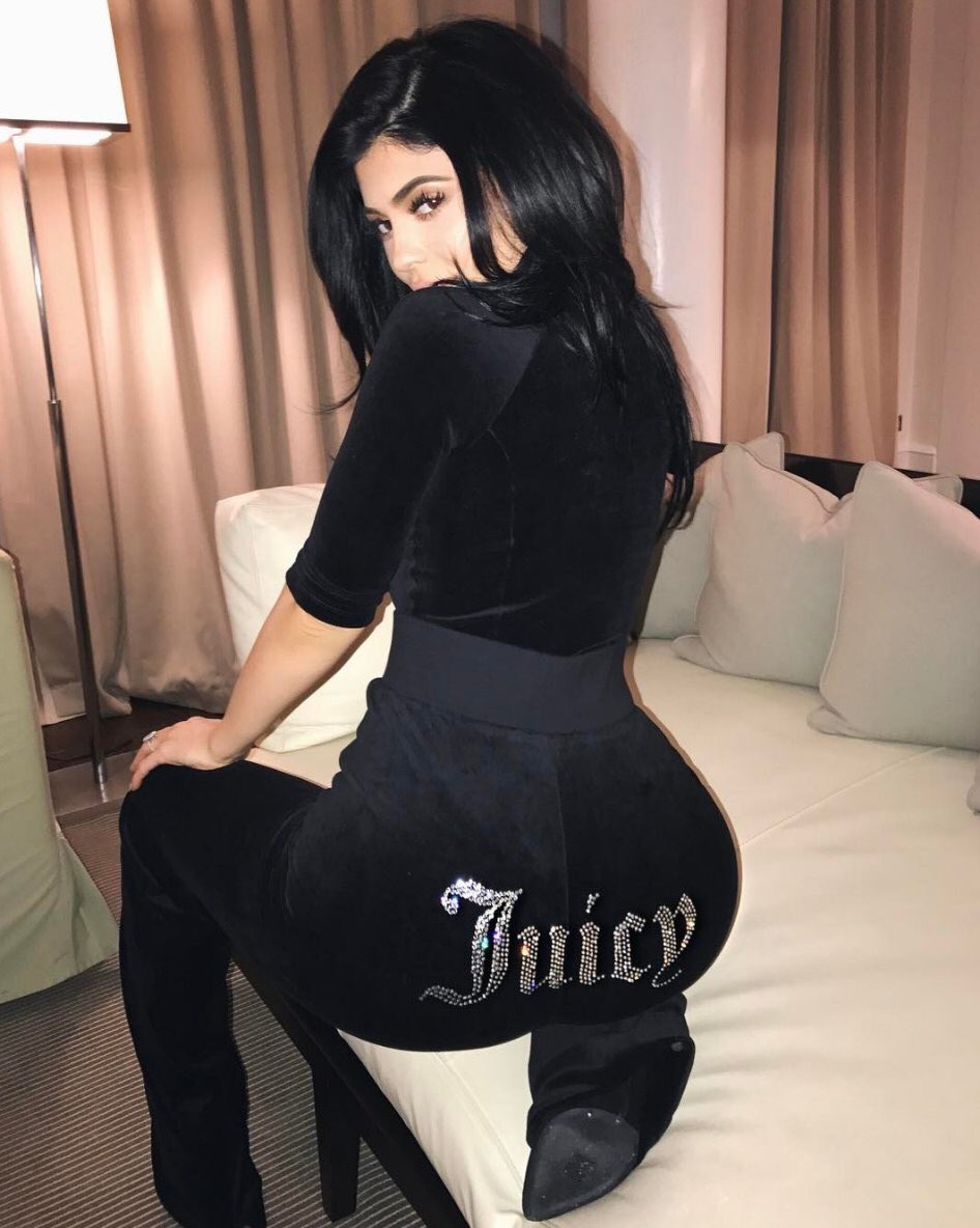 Kylie Jenner Wears An Updated Version of the Juicy Couture Tracksuit -  FASHION Magazine