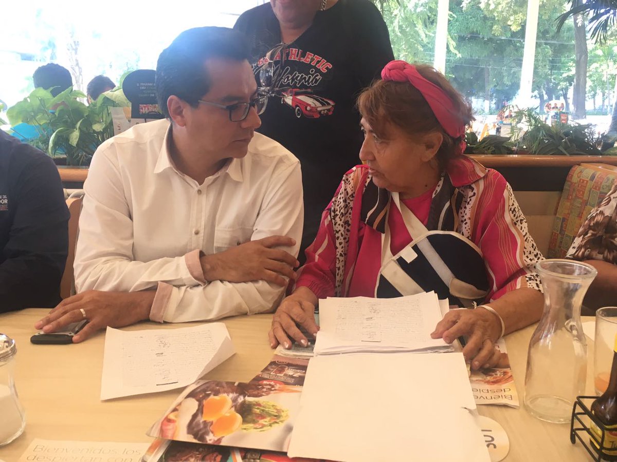 INGE_OPD's tweet photo. Reunión con mujeres de la Asociación Pro-VIVA para darles seguimiento a sus proyectos y se acerquen más al Instituto para Capacitación. https://t.co/v5c3b3FS5N