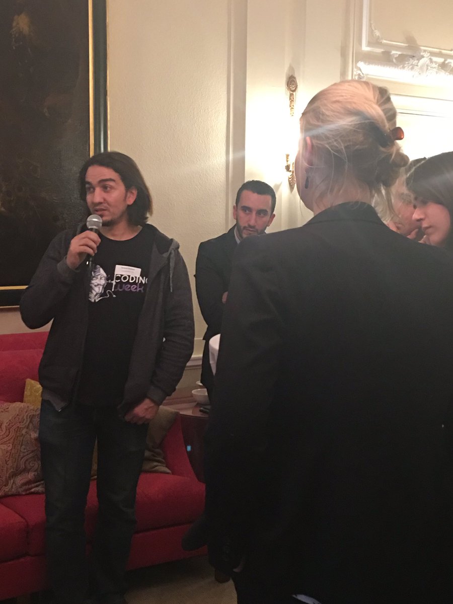 NLinBE's tweet photo. Ambassadeur van den Heuvel: een werkelijke uitwisseling- geen 'fake news'! #YIP. Veel dank aan jullie allen! https://t.co/K1ARTztSjV