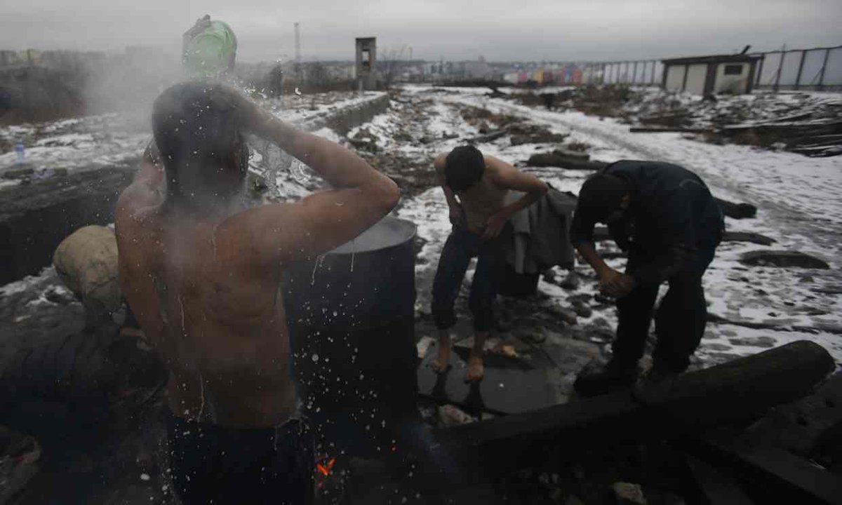 pmarsupia's tweet photo. Más de 2.000 refugiados atrapados en Serbia. Belgrado se está convirtiendo en el nuevo Calais. https://t.co/LDoIr2bokm https://t.co/s76G1Z8Gb7