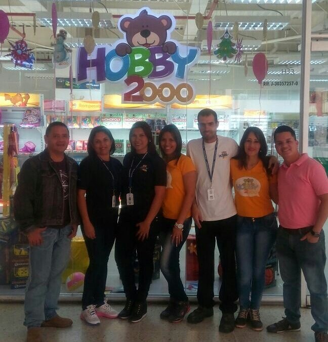 hobby2000's tweet photo. Nuestra #FuerzaDeVenta #Hobby2000 Sucursal #LasTrinitarias  #GenteHobby2000 #GenteHobby #GerenciaDeOperaciones #Sistemas 😁💪😁💪😁 https://t.co/OyLqj7KIeN