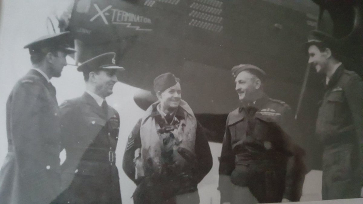 SCSheppard_QNet's tweet image. McTaggart was the rear gunner of Lancaster VR-X, pictured here is McTaggart, in the middle, prior to his last mission. 
#HiddenHeroes
