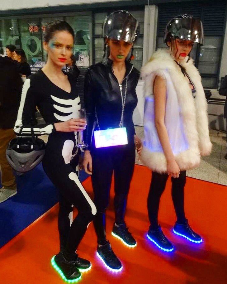 CATClutch's tweet photo. Excited to be a part of #fashiontechasia2017! Loving all the amazing LED accessories @FashionTechAsia https://t.co/q96F4jSbsv
