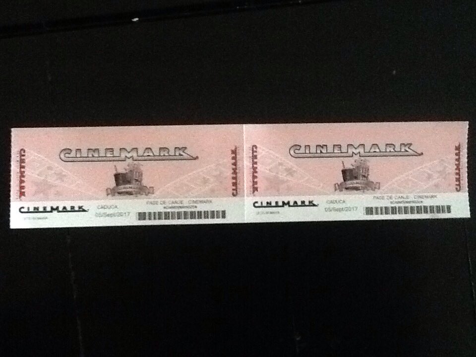 ErikayDerek's tweet photo. Hola amigos de @CinemarkEC , consulto, a qué películas NO aplican estos pases? https://t.co/XWGNkz4LRM