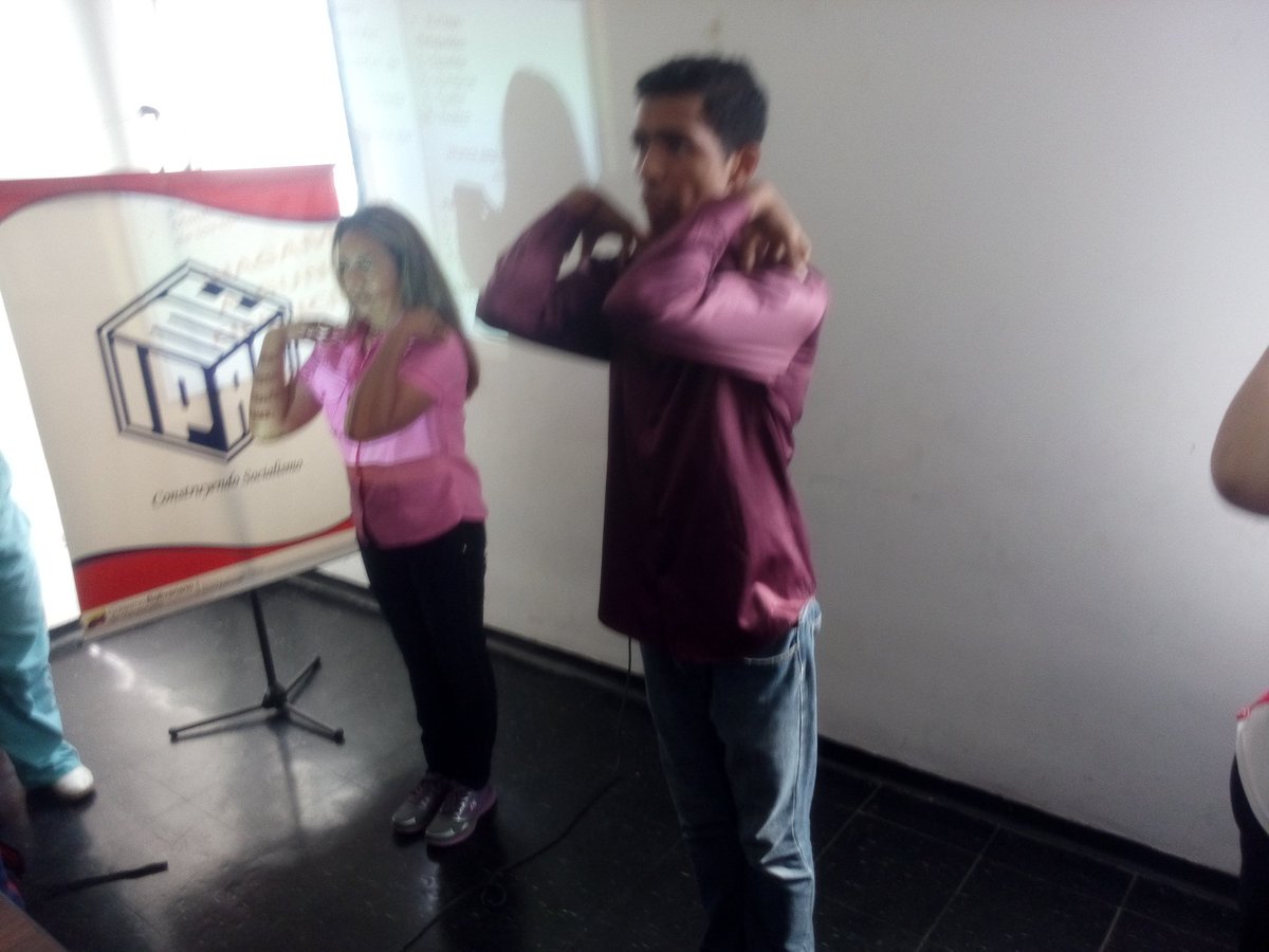 YnesMariaLopez_'s tweet photo. #17_01 Formación Uso Vocal con Terapista de Lenguaje de la UMO-GUATIRE Humberto Medina articulado con @ZEMPLAZAMORA16 https://t.co/8LUr8bzalt