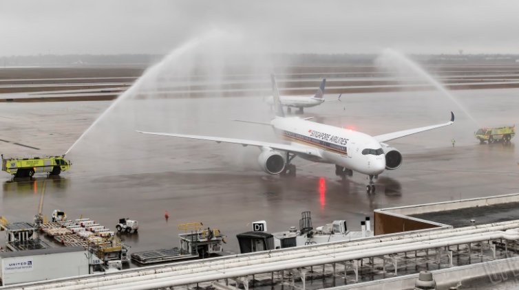 aviationnews24h's tweet photo. Today, @SingaporeAir changed #SQ52 aircraft from B77W to A350. The A350 will fly to Houston. https://t.co/VPaEfho5d5
