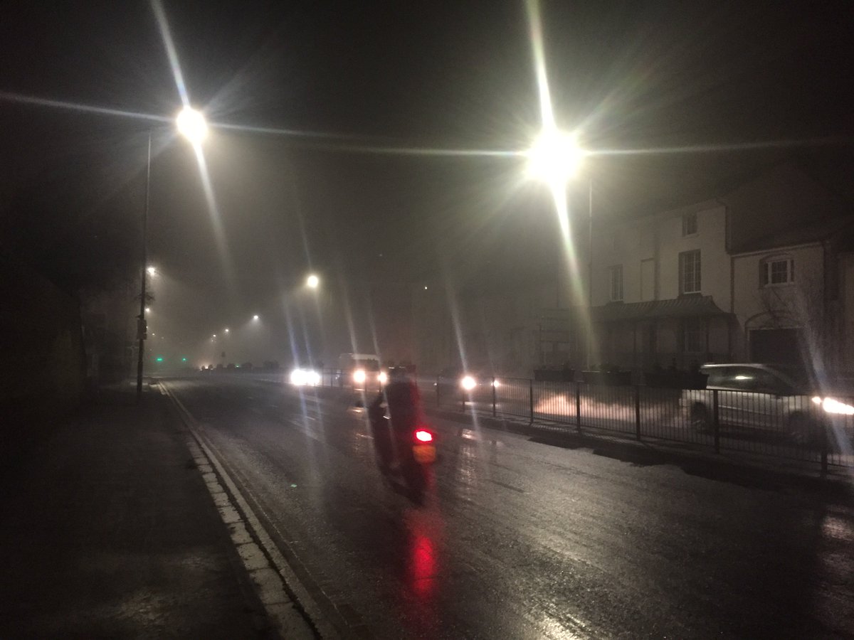 TVP_Bucks's tweet photo. It's another freezing foggy morning in the vale, leave home 10 minutes earlier, take your time, and #arrivealive. #foggy #icy #S8672 https://t.co/bhGpqEu282