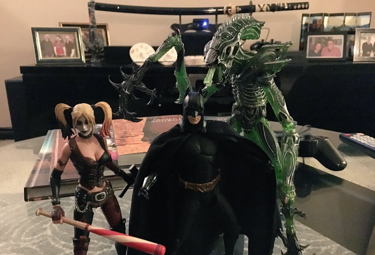 TFReview16's tweet photo. Complete score tonight! @ToysRUs 7inch scale #HarleyQuinn #BaleBatman #MantisAlien my belated birthday gifts so sikk!! Thanks 🙏 @NECA_TOYS https://t.co/wBQVcGenxW