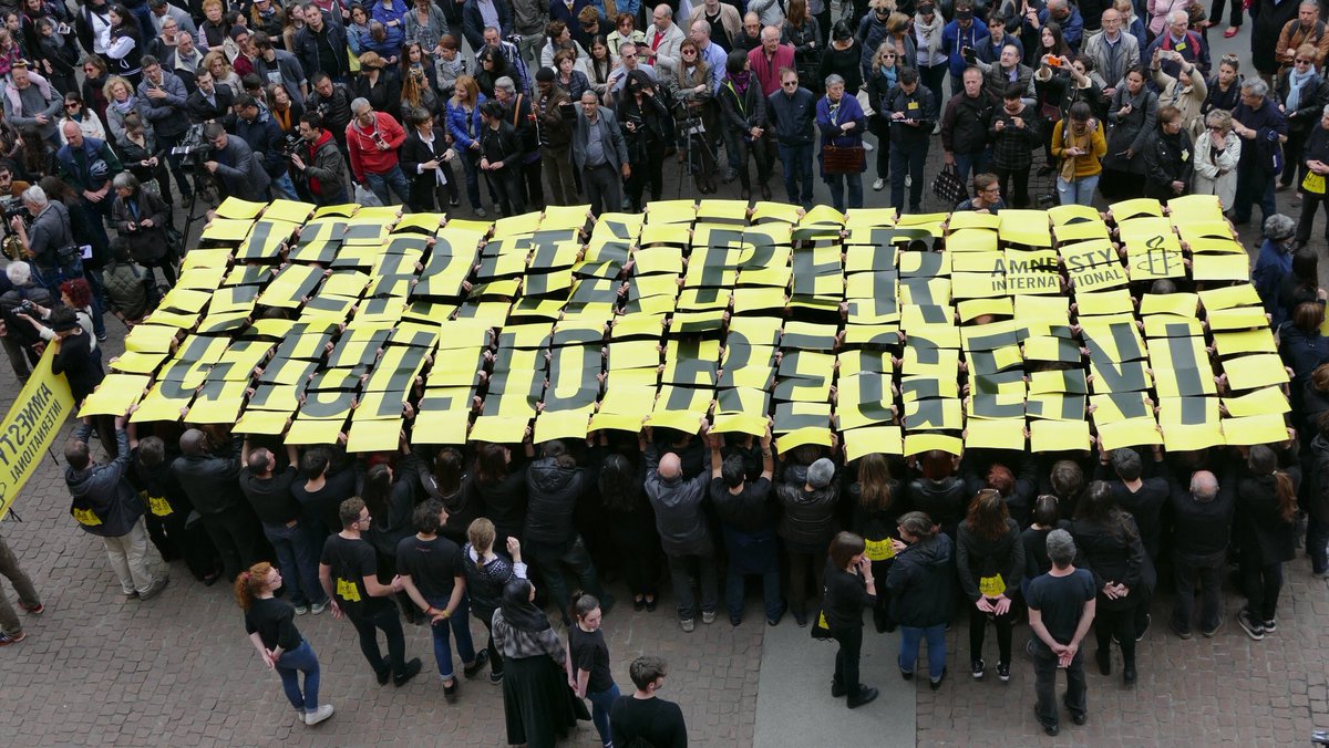 feeppov's tweet photo. #365giornisenzagiulio oggi nelle più importanti piazze italiane chiederemo #veritapergiulioregeni 

@GiulioSiamoNoi @Amnesty_Gr_290 https://t.co/kQfOQt6rFc