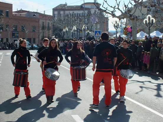 La música també serà ben present a la festa dels TRES TOMBS de Tàrrega aquest cap de setmana amb <a href="/CarlitosMinarro/">Carlitos Miñarro</a>, Diga'ls-hi Inquiets...