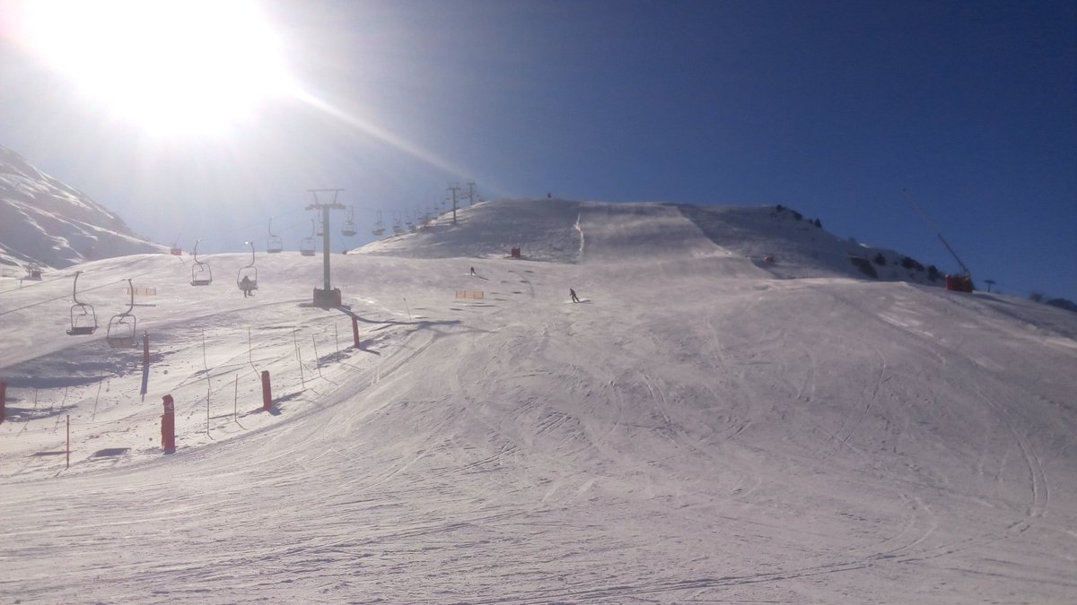 EsquiEscuela's tweet photo. NIEVE POLVO ❄SOL🌞y ESQUI⛷🏂
Muy buena semana estamos disfrutando en @AramonPanticosa @Valletena
Ven y #Aprende #Perfecciona con nosotros! https://t.co/KapSodsTdi