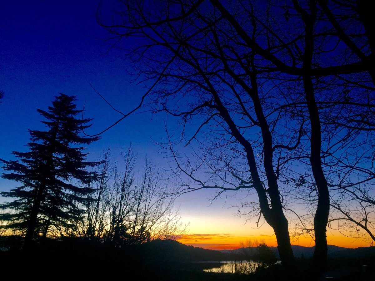 jcdfotograf's tweet photo. #ComparteTuAmanecer #FelizMiercoles "NO TIENES QUE SER DE LOS BUENOS PARA EMPEZAR, EMPIEZA PARA LOGRAR SER DE LOS BUENOS " #buenosdias https://t.co/qz9JSTQ9BR