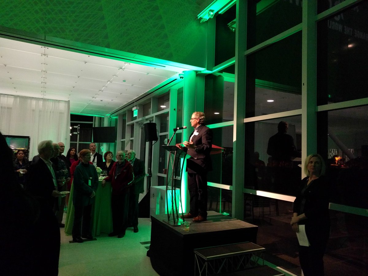 johnklin's tweet image. #makesoftware #isawitfirst