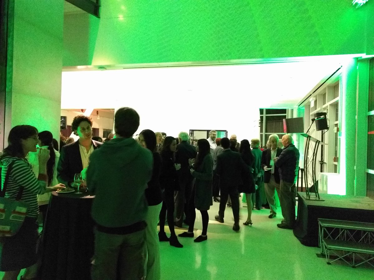 johnklin's tweet image. #makesoftware #isawitfirst