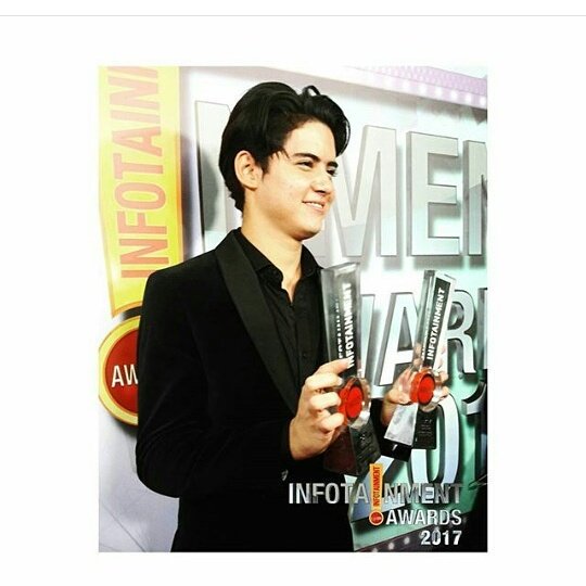 AliciousPekanb3's tweet photo. yeaahh👏🤗. 2 piala ya guys. sukses terus bang @alysyarief https://t.co/vv5Bgabsyd