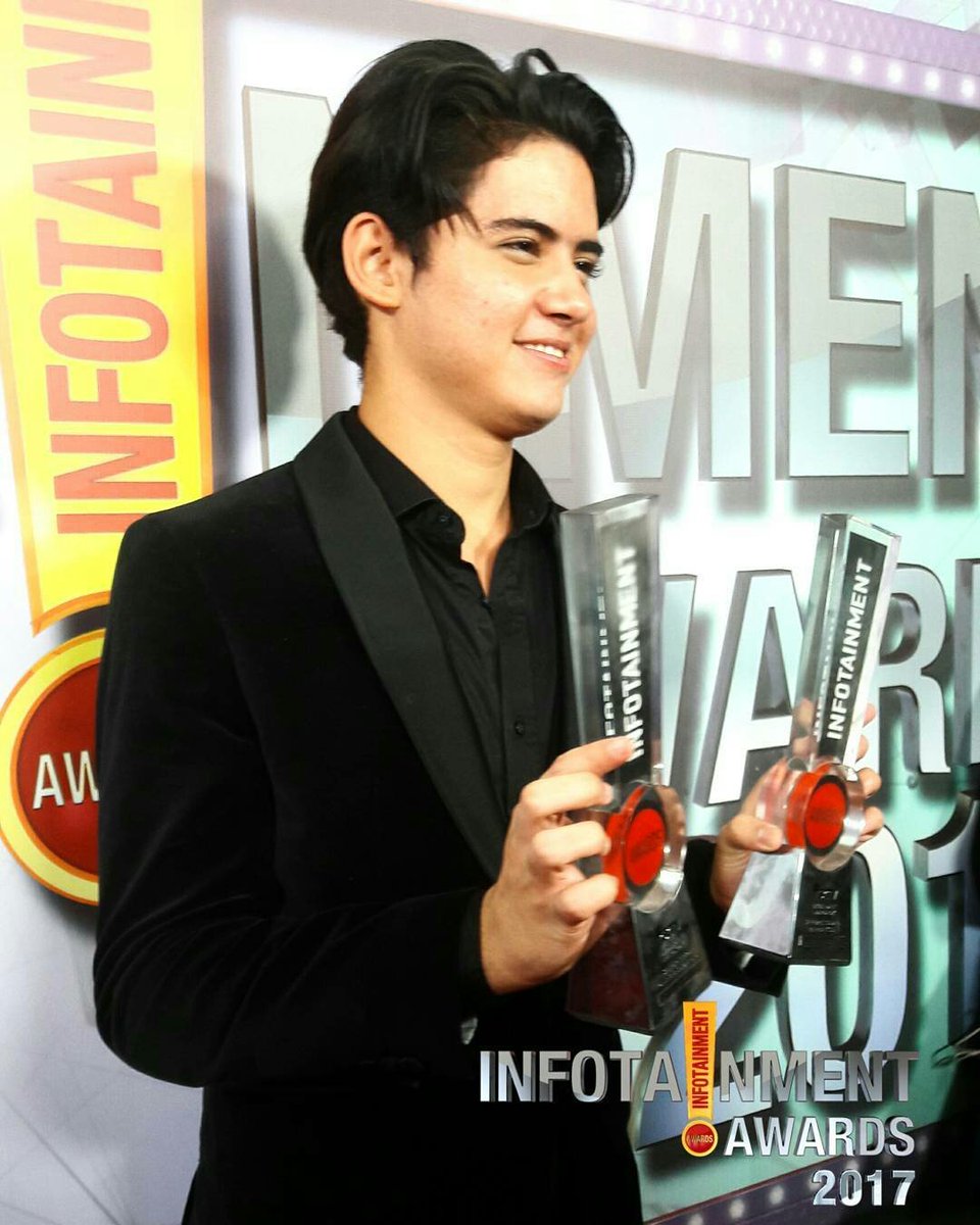 Congrats yaaa Aleey 🎉 Dua Penghargaan di awal tahun! Semoga lebih baik ya dan terus dalam lindungan ALLAH Aamiin 🙏 Loveyu ❤ <a href="/alysyarief/">Aliando Syarief.</a>