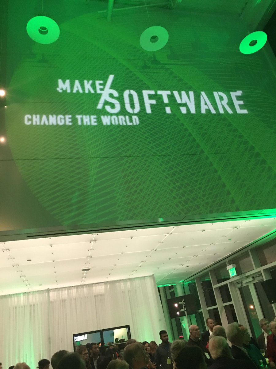 catherinesjkim's tweet image. CHM is so cool! #makesoftware