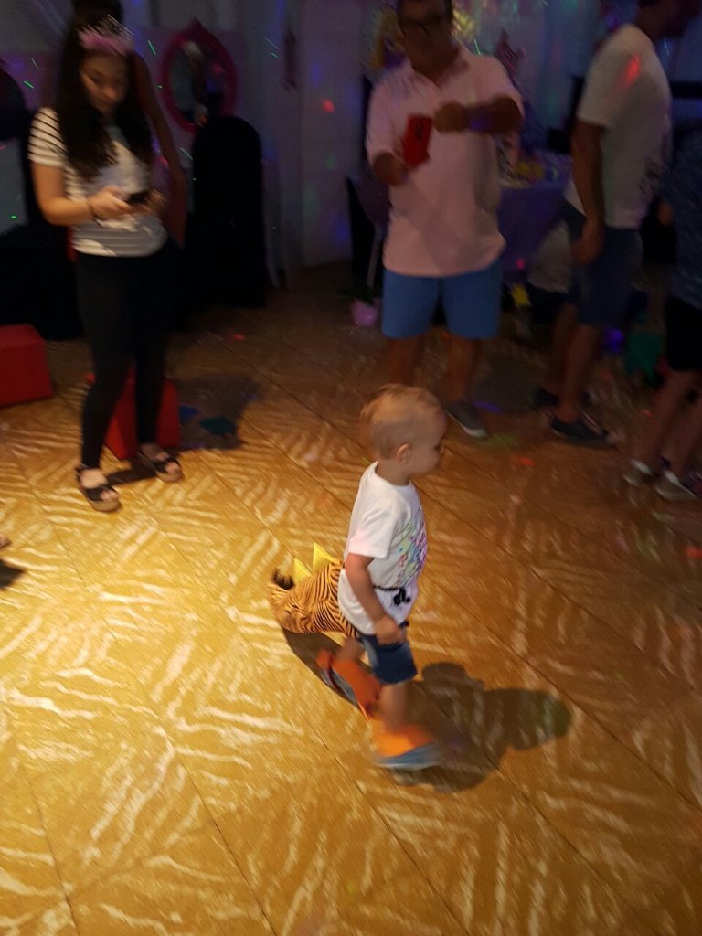 AshleyTalpini's tweet photo. Acepta tu destino, eres un dinosaurio. https://t.co/Z2Gy1tLMF0