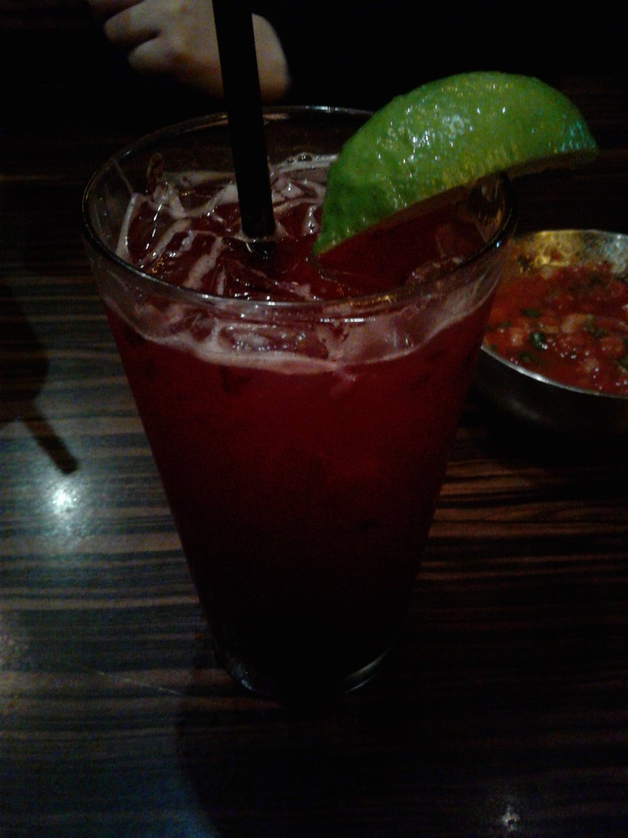 AaronMannari's tweet photo. Taking a night off from #wine. Fresh muddled blackberry margarita! https://t.co/3CXw3IYs5r