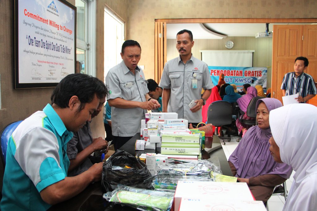 KWSGOfficial's tweet photo. Semangat Pagi Hari ini Rabu (25/1) KWSG kerjasama dg @nurulhayatku gelar pengobatan gratis dhuafa #HUT54 #koperasi #KerjaNyata https://t.co/BMdRgVAdtC