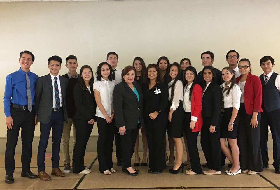 lfhsRGVLEAD's tweet photo. LFHS Student Ambassadors with RGV LEAD Executive Director, Senior Ambassadors, and New Recruits at Young Leaders Summit https://t.co/pAtgwv2tSV