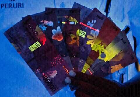 BeritaJail's tweet photo. Kerennya Rupiah yang Baru Di bawah Sinar UV

#BaDjaMenang https://t.co/pPPkrsO5IM