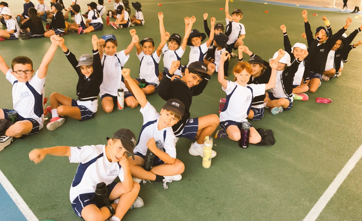 JESSjumeirahYR3's tweet photo. 3G ready and raring to go! #JESSJumsportsday #excited #goyear3 https://t.co/KgRDngDEjk
