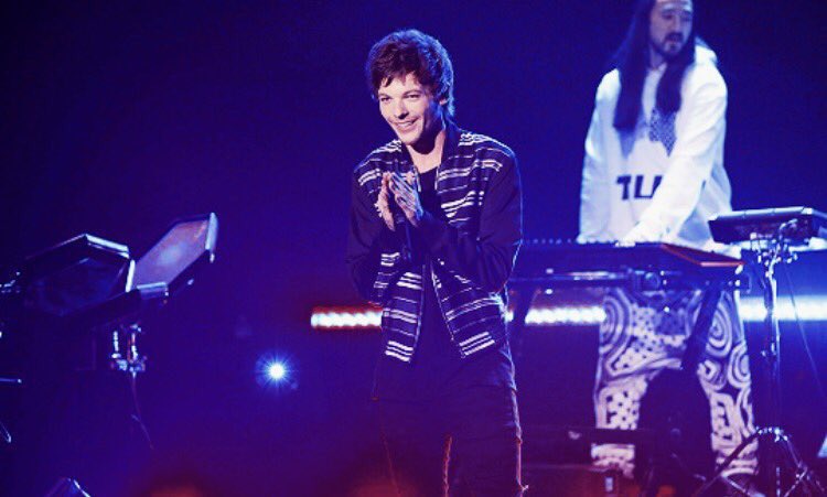 inkedpunklouis's tweet photo. he deserves the world https://t.co/koMsRSHiZs